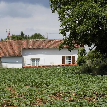 Nyaraló La Maisonnette Les Adjots